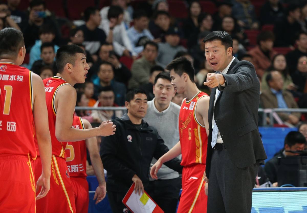 今晨塞维利亚造点机会——CBA季后赛节点到来，媒体盛赞，医务组通报恢复(巴塞罗那vs塞维利亚)