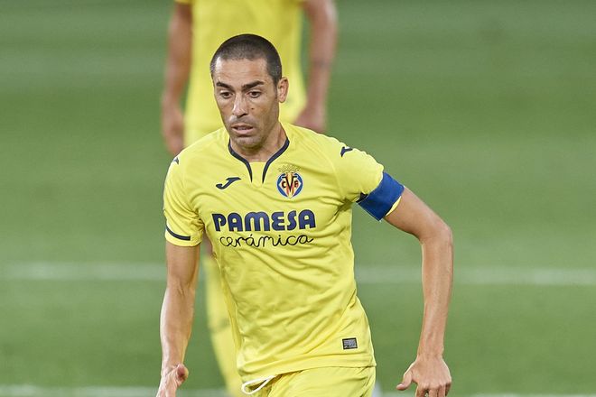 包含比利亚雷亚尔内部会议纪要流出——窗口期更衣室发声；欧联使命明确；轮换策略成焦点的词条